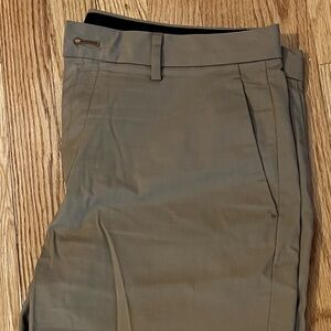 Men’s Bonobos tech chinos in size 32/30